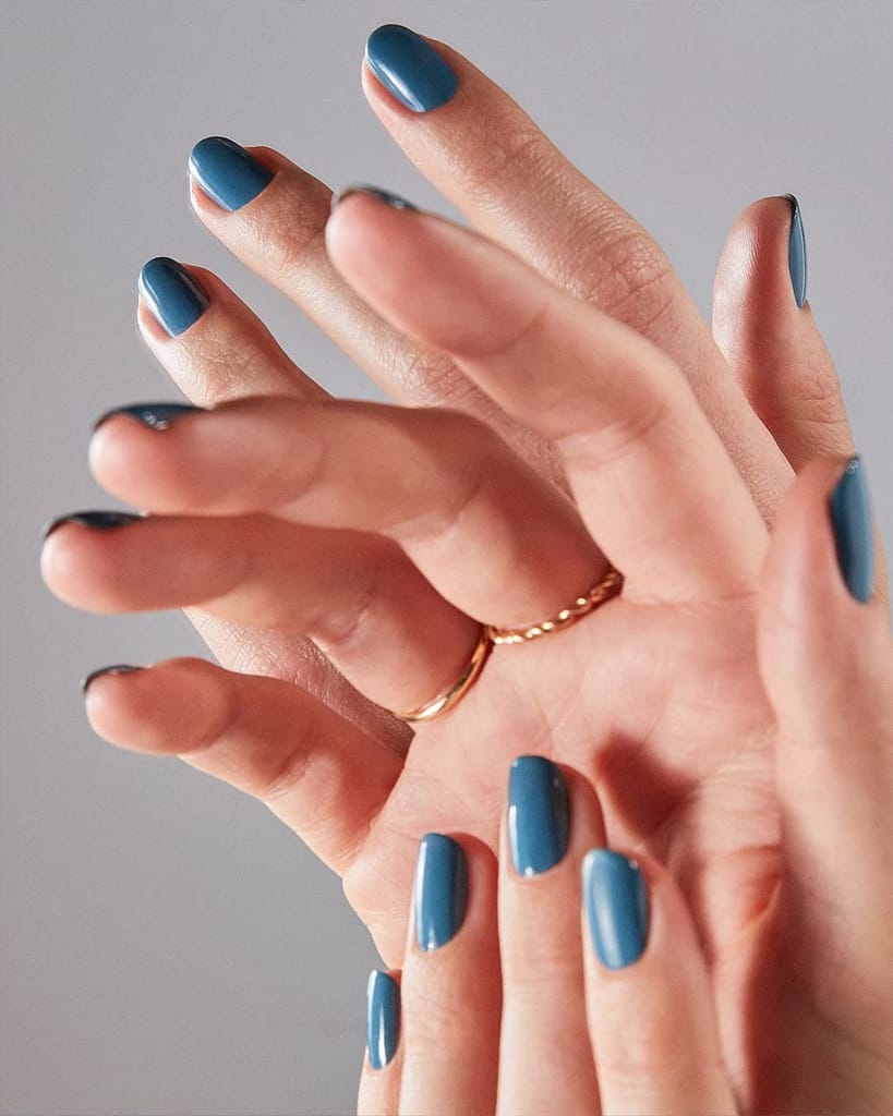 Essie Gel Couture Long-Lasting Nail Polish, Vegan, Clear, Shiny Top Coat, 0.46 fl oz